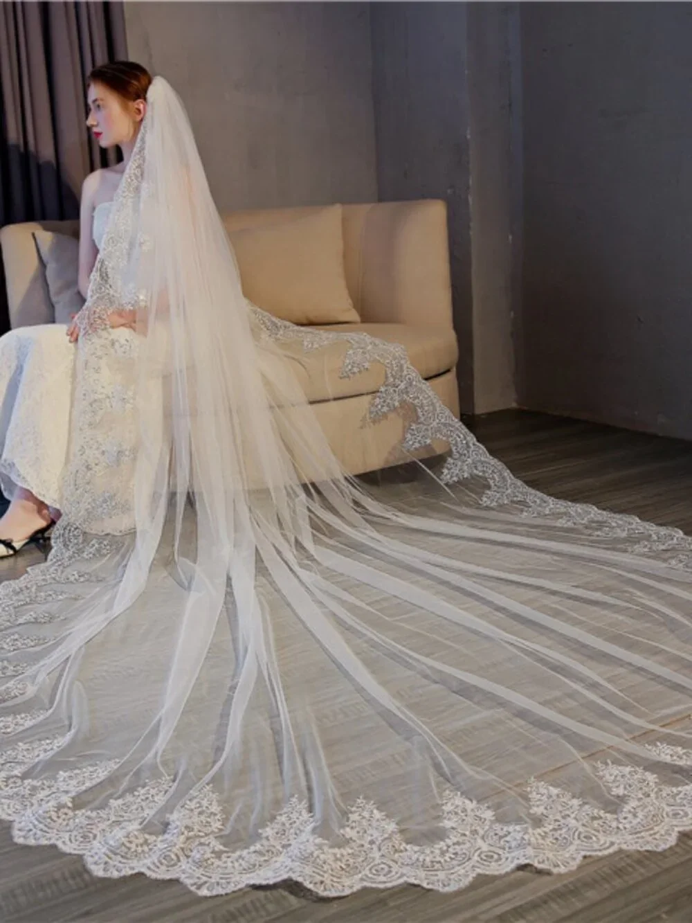 4M x 3M Royal Cathedral Veil 1 Tier Lace Edge Comb